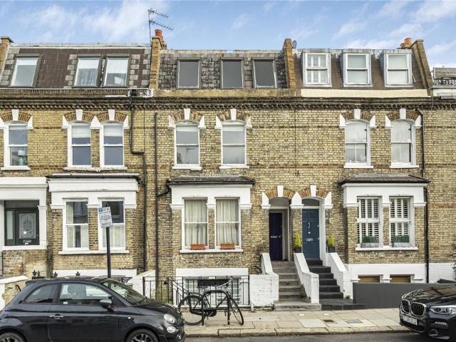 3 bedroom flat for sale