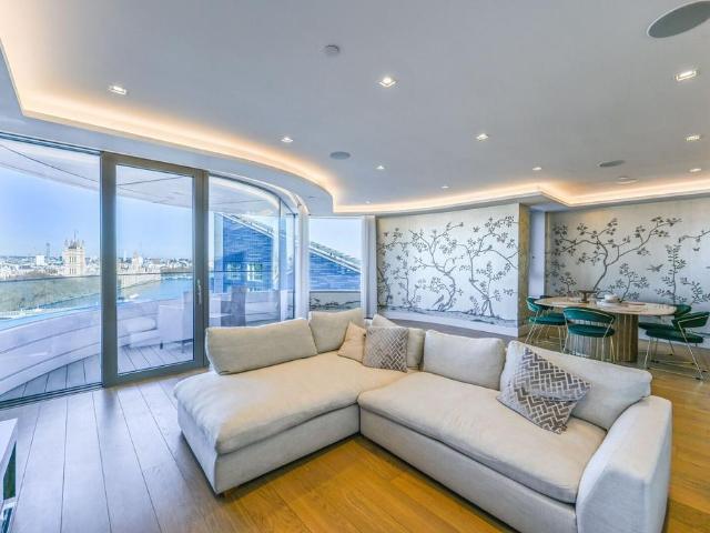 3 bedroom flat for sale