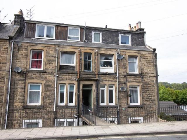 3 bedroom flat for sale