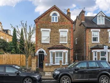 3 bedroom flat for sale
