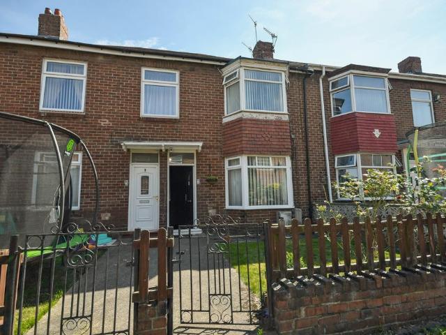 3 bedroom flat for sale