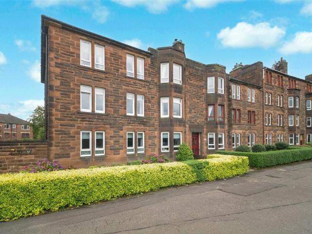 3 bedroom flat for sale