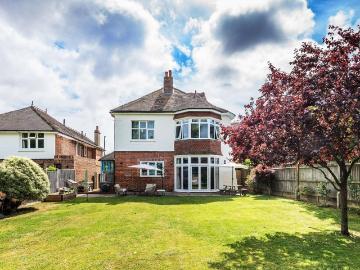 3 bedroom flat for sale