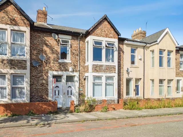 3 bedroom flat for sale