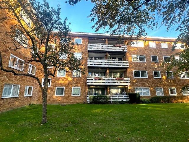 3 bedroom flat for sale