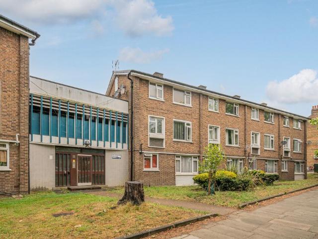 3 bedroom flat for sale