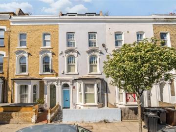 3 bedroom flat for sale