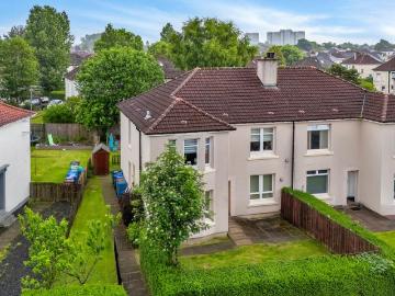 3 bedroom flat for sale