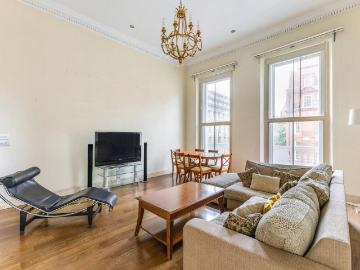 3 bedroom flat for sale