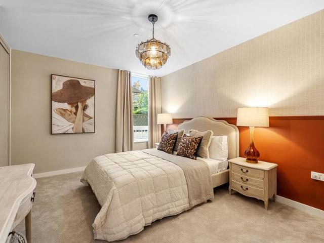 3 bedroom flat for sale