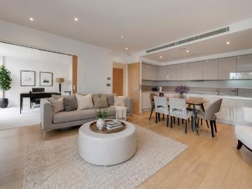 3 bedroom flat for sale