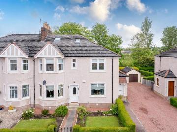 3 bedroom flat for sale