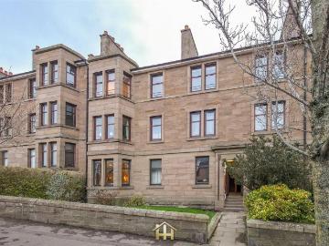 3 bedroom flat for sale