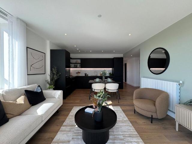 3 bedroom flat for sale