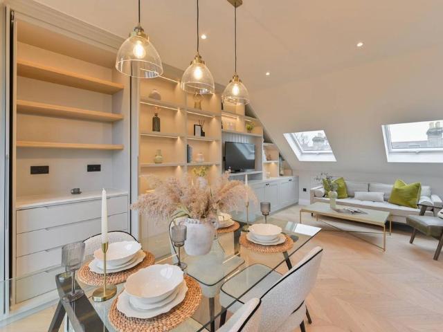 3 bedroom flat for sale