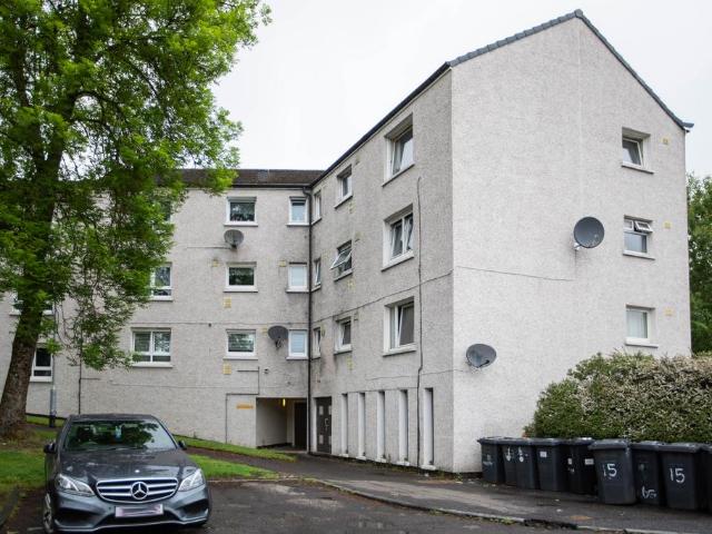 3 bedroom flat for sale