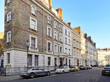 3 bedroom flat for sale