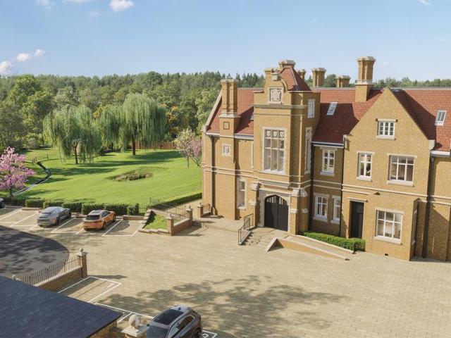 3 bedroom flat for sale