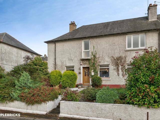 3 bedroom flat for sale