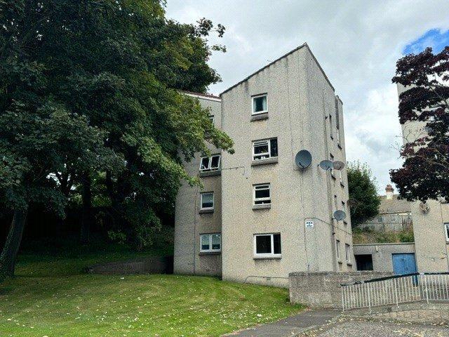 3 bedroom flat for sale