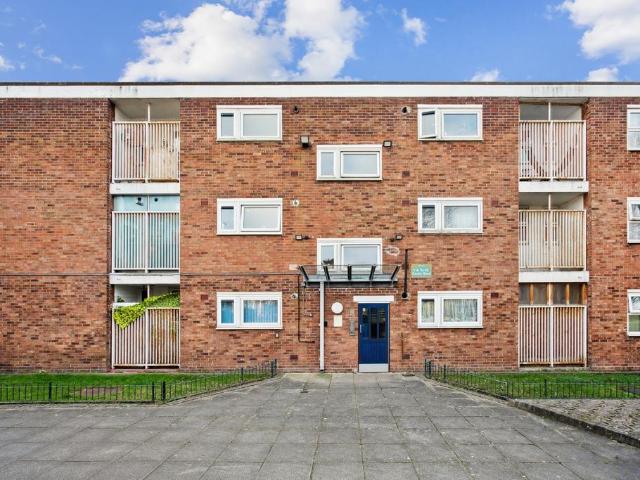 3 bedroom flat for sale