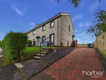 3 bedroom flat for sale