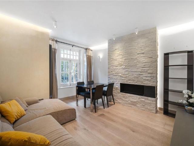 3 bedroom flat for sale