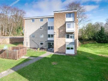3 bedroom flat for sale