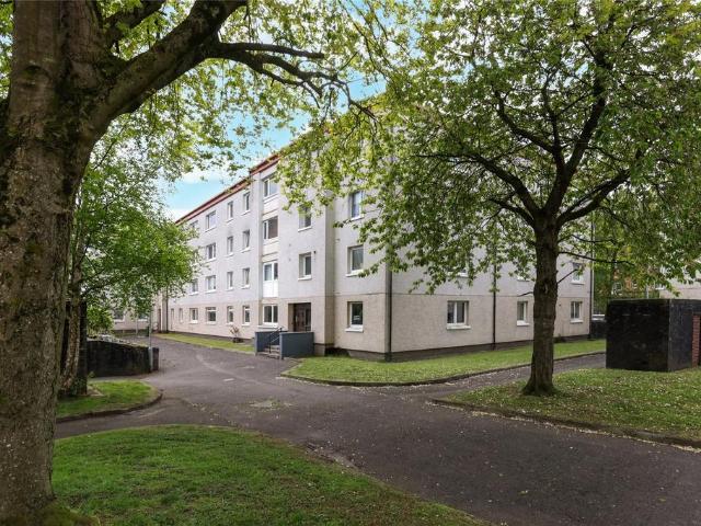 3 bedroom flat for sale