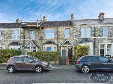 3 bedroom flat for sale