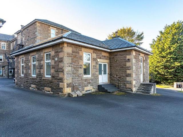 3 bedroom flat for sale