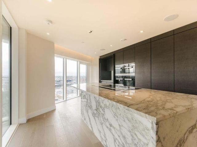 3 bedroom flat for sale