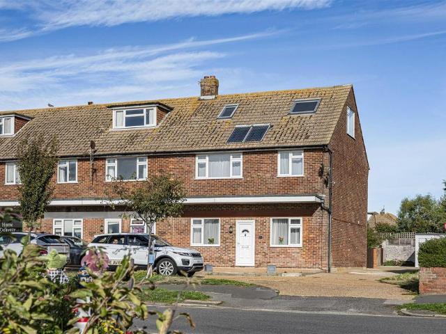 3 bedroom flat for sale