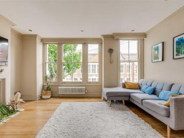 3 bedroom flat for sale