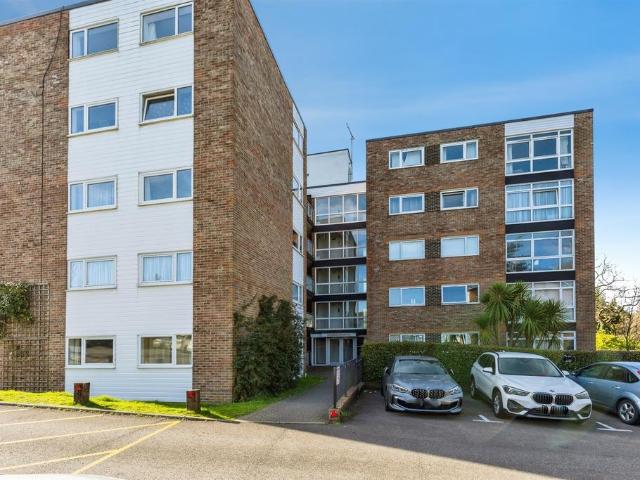 3 bedroom flat for sale