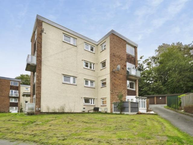 3 bedroom flat for sale