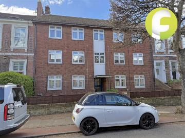 3 bedroom flat for sale