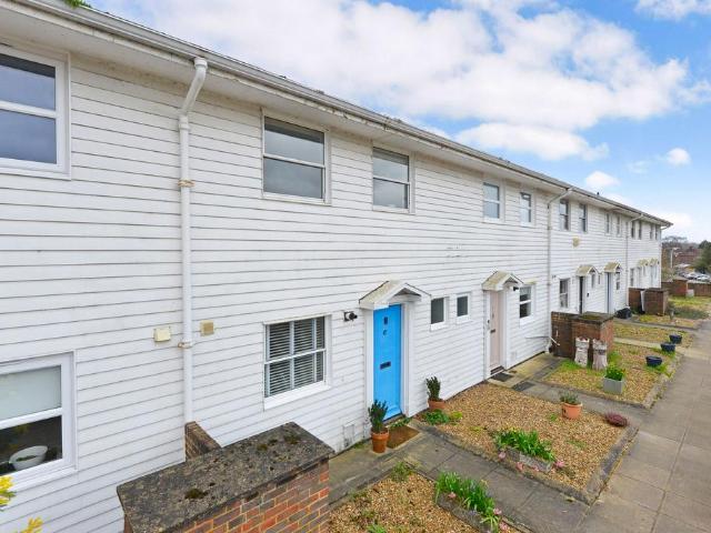3 bedroom flat for sale