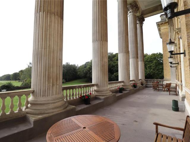 3 bedroom flat for sale