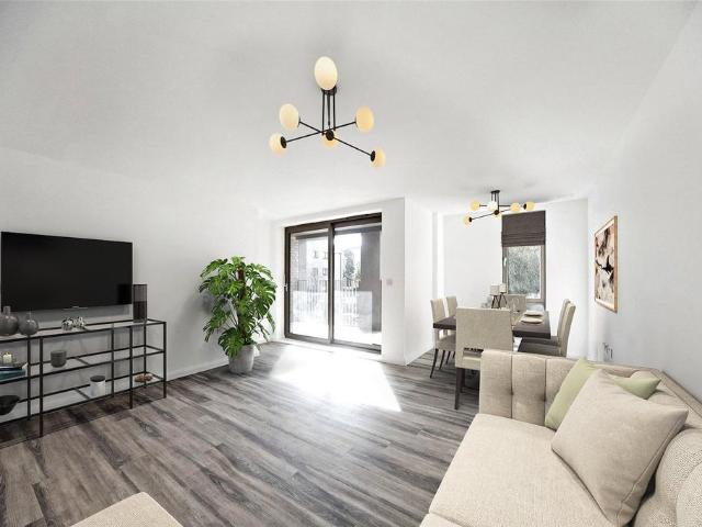 3 bedroom flat for sale