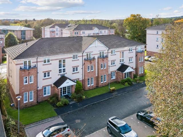 3 bedroom flat for sale