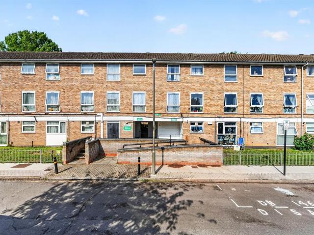3 bedroom flat for sale