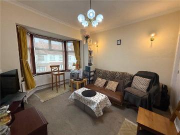 3 bedroom flat for sale