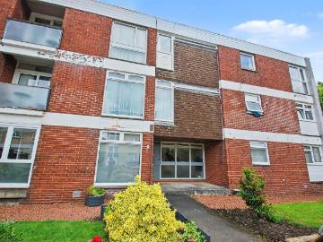 3 bedroom flat for sale