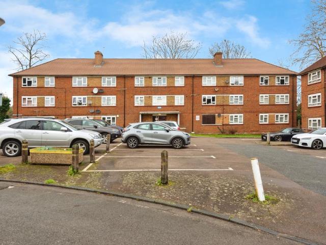 3 bedroom flat for sale