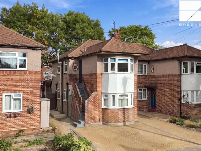 3 bedroom flat for sale