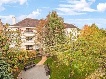 3 bedroom flat for sale