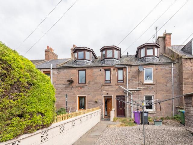 3 bedroom flat for sale