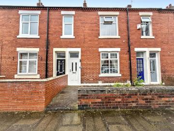 3 bedroom flat for sale