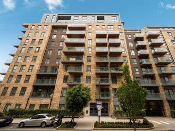 3 bedroom flat for sale